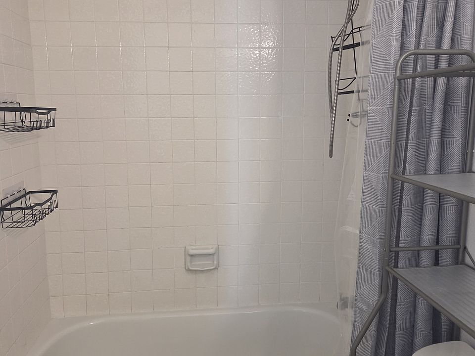 1st image of 1050 E Washington Ave Unit 61