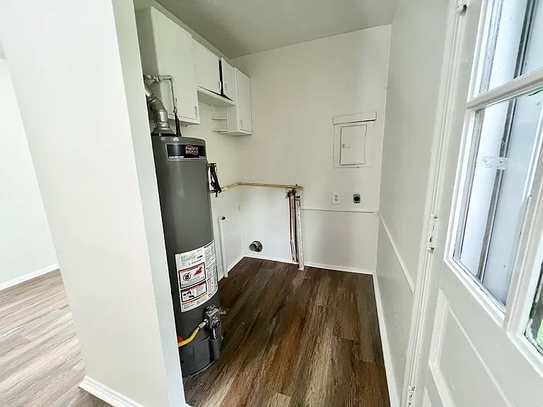 2128 S 40th St — Photo 5