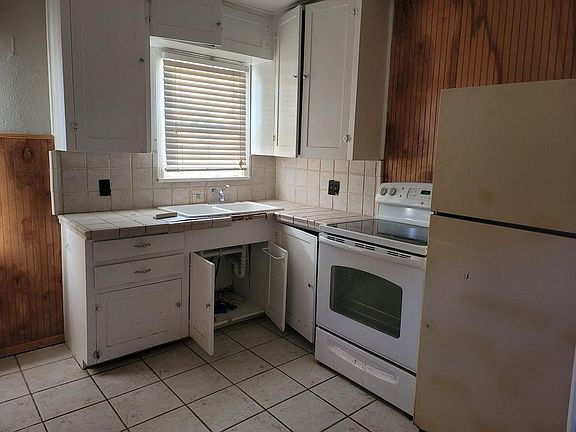 5th image of 654 N Bivins St