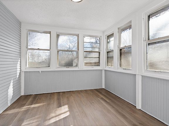 5th image of 1827 E 48th St