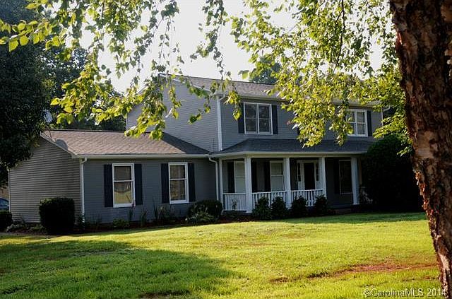 1st image of 1590 Gloster Ln