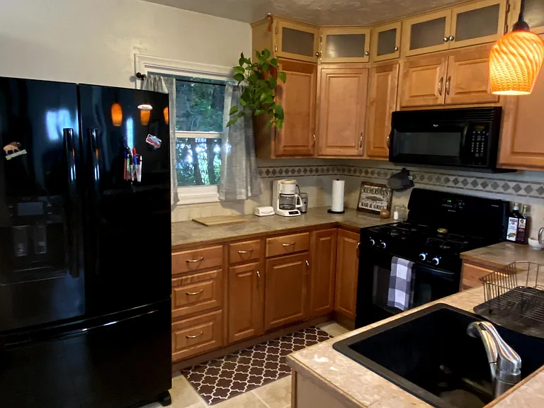 234 S Johnson Ave — Photo 18