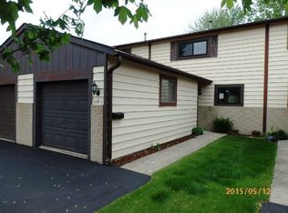 1301 Cedarwood Dr UNIT B, Crest Hill, IL 60403