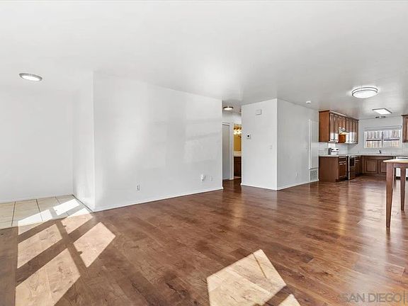 4th image of 1129 Coolidge Ave