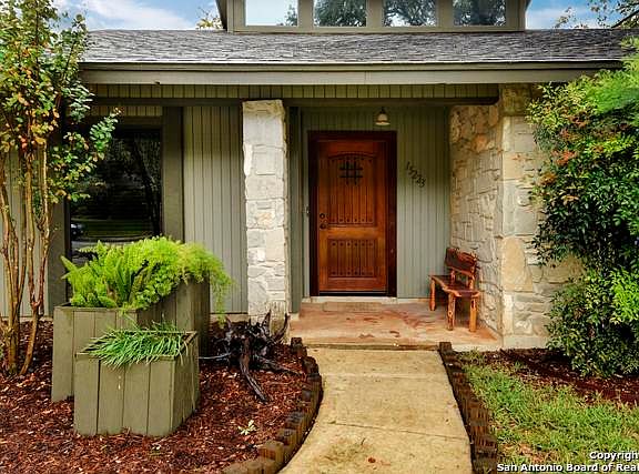3rd image of 15223 Wayside Oaks St