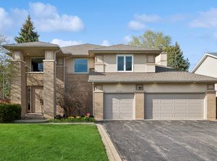 2774 Walters Ave, Northbrook, IL 60062