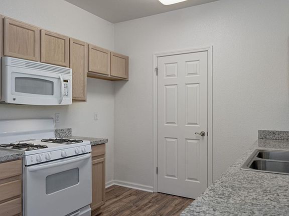 5th image of 217 Pacifica Blvd Unit 202