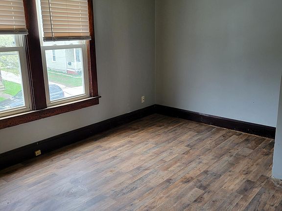 4th image of 4024 Ardmore Ave