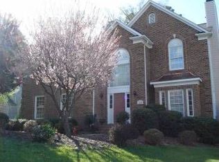 100 Wexwood Ct, Cary, NC 27519