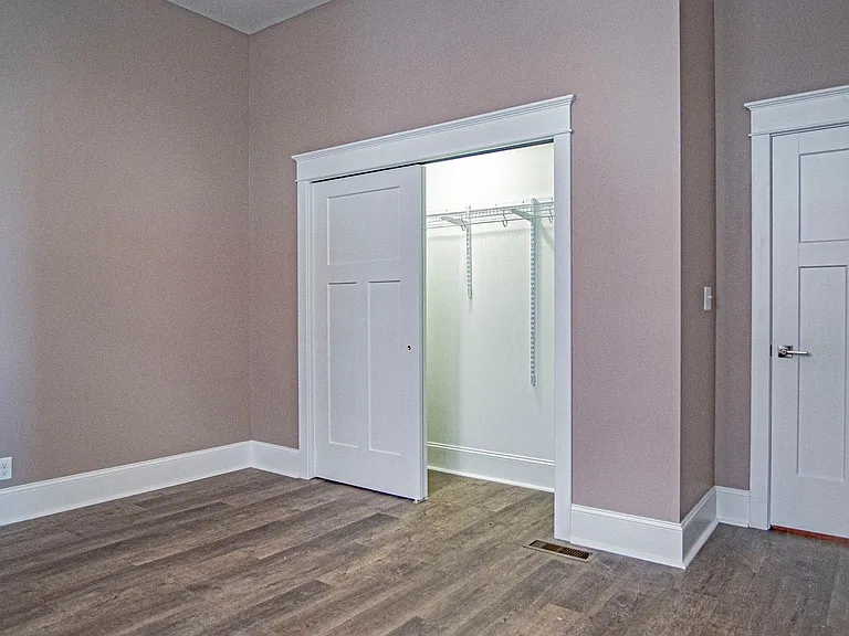 151 E Eagle St — Photo 26