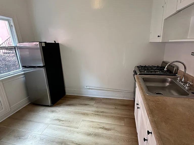 210 N Kenmore Ave #4 — Photo 8