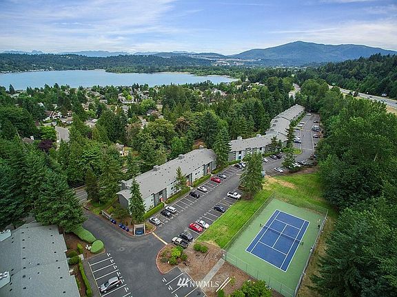 2nd image of 4717 W Lake Sammamish Pkwy SE APT C103