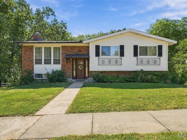 4866 Arevalo Dr, Saint Louis, MO 63128