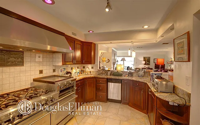 Sold by Douglas Elliman | media 32