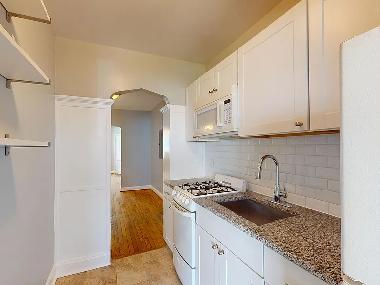 4021 7th St NE — Photo 5