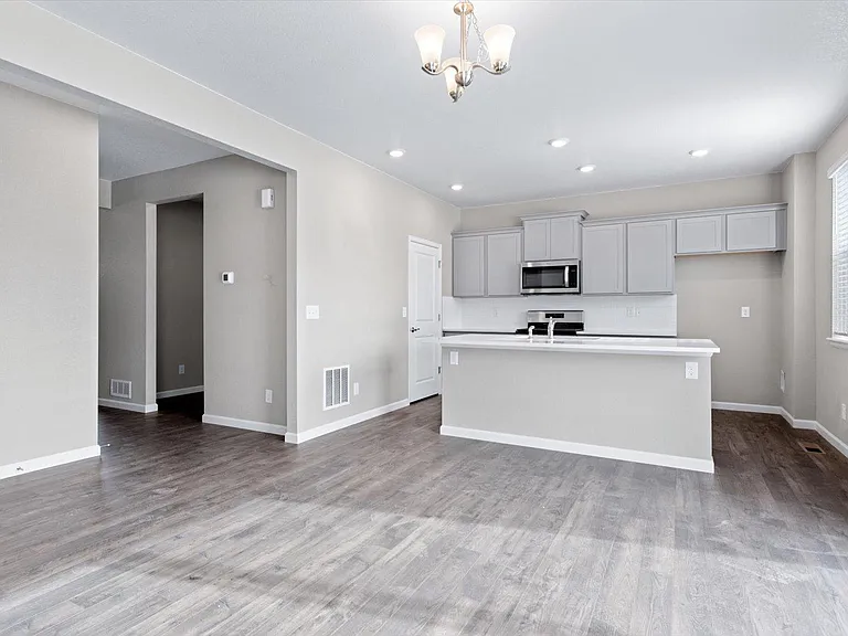1573 Northcroft Dr — Photo 17
