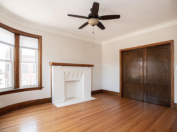 3rd image of 3245 W Fullerton Ave #2E