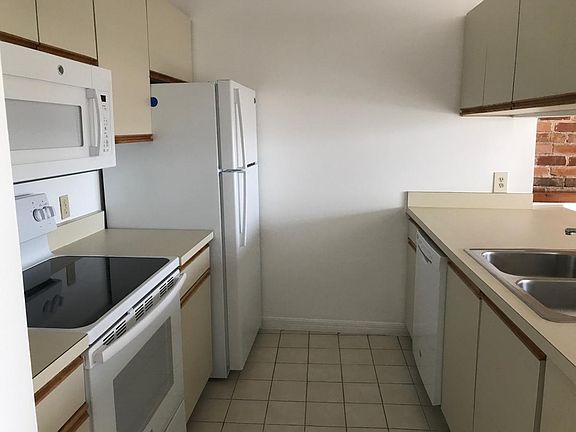 3rd image of 2271 1st St APT 7