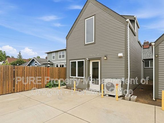 2nd image of 5026 N Harvard St #C