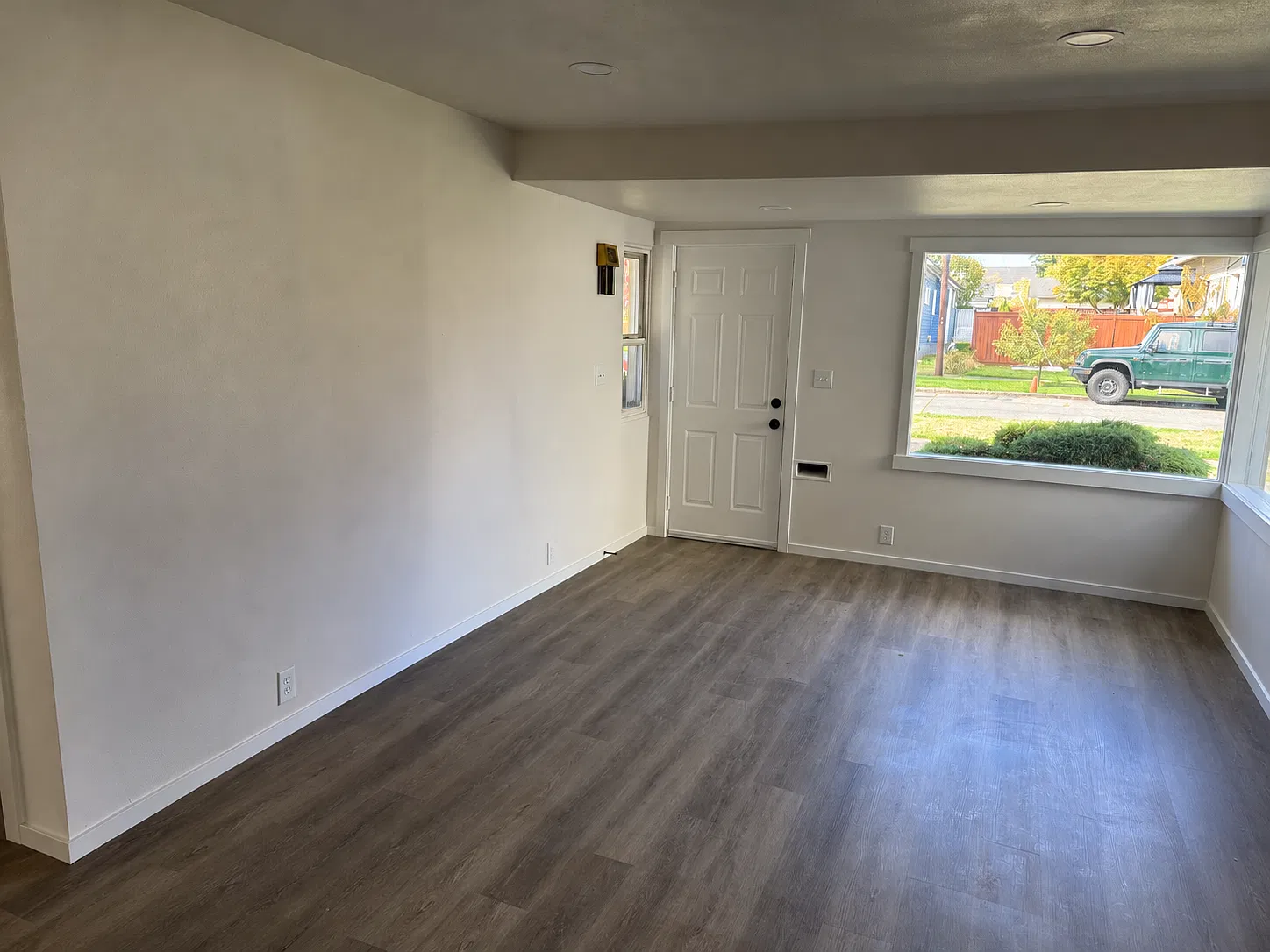 2 bed, 1040 sqft, $2,500 — Photo 4