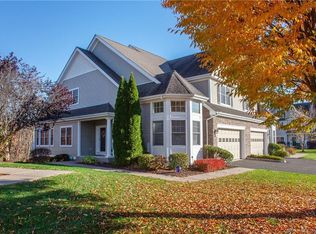 41 Carnoustie Cir #41, Bloomfield, CT 06002