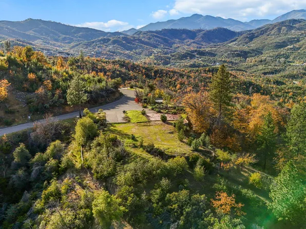 15778 Highland Cir, Redding, CA 96001