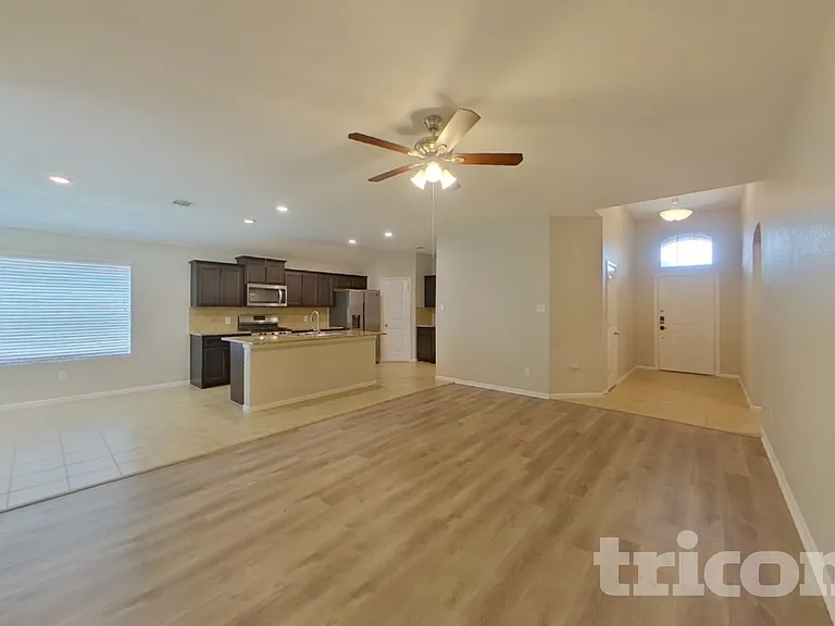 728 Walls Blvd — Photo 3
