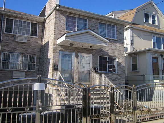 3rd image of 10840 164th St