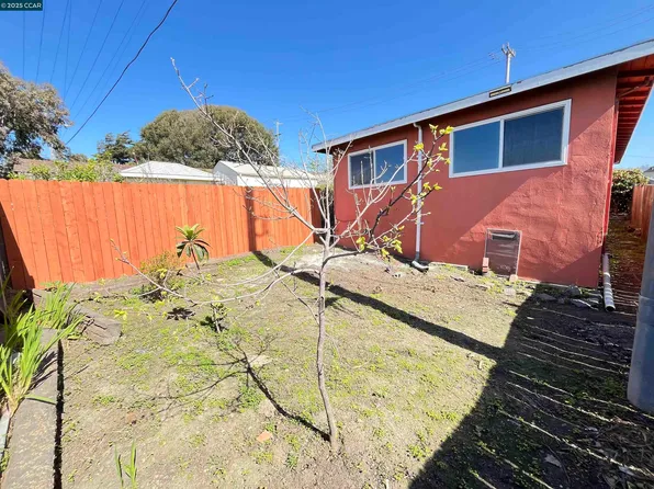 2625 Columbia Blvd, Richmond, CA 94804