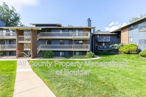 2800 Kalmia Ave Photo 1