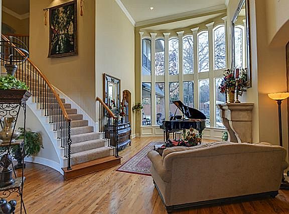 3rd image of 2032 Coventry Ct