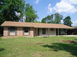 2140 Crestwood Dr, Picayune, MS 39466