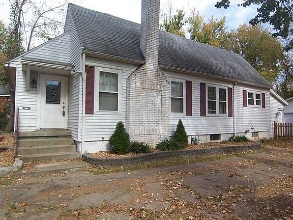2nd image of 1214 Akin Dr
