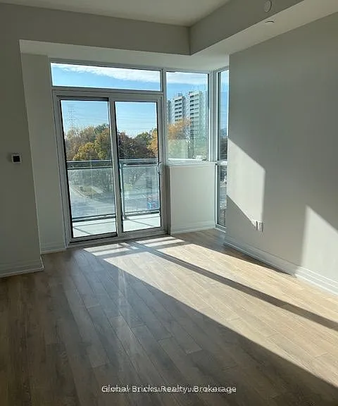 10 Meadowglen Pl #410 — Photo 4