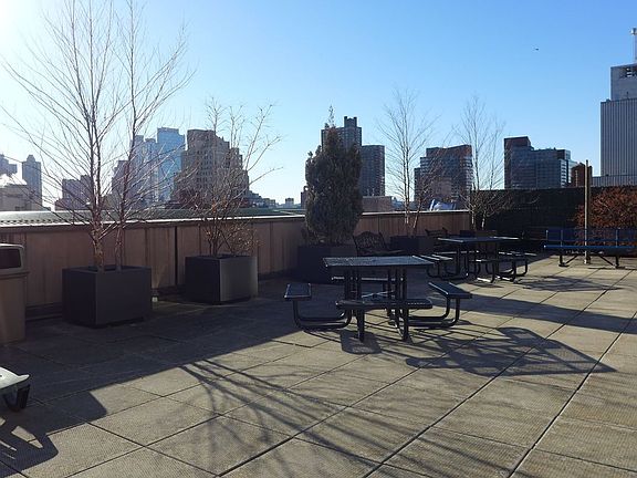 3rd image of 321 W 54th St APT 612