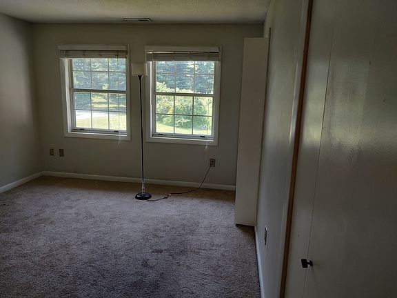 3rd image of 607 Spring Meadow Rd