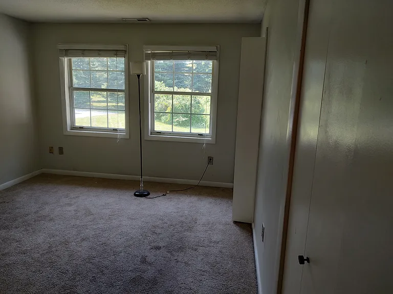 607 Spring Meadow Rd — Photo 3