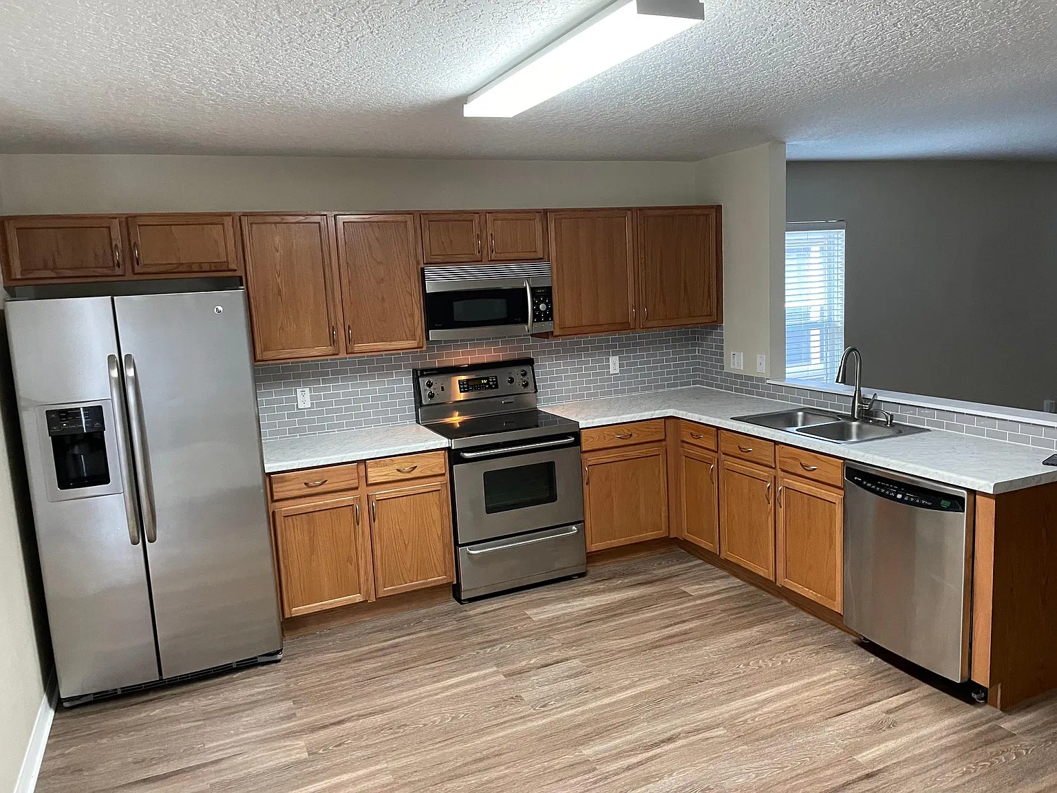 3 bed, 1684 sqft, $2,200 — Photo 4