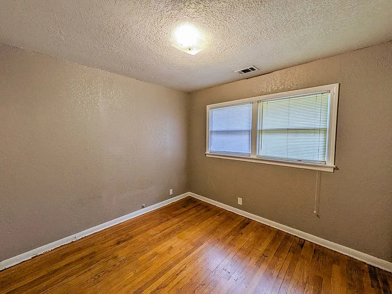 306 Bridal Wreath Ave — Photo 14
