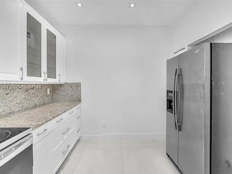 21391 Marina Cove Cir #Townhouse 14-K — Photo 13