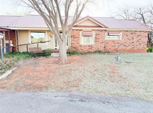 301 Jefferson Dr, Cordell, OK 73632