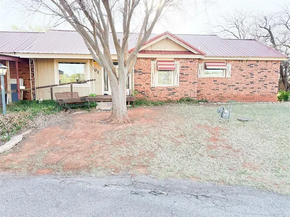 301 Jefferson Dr, Cordell, OK 73632