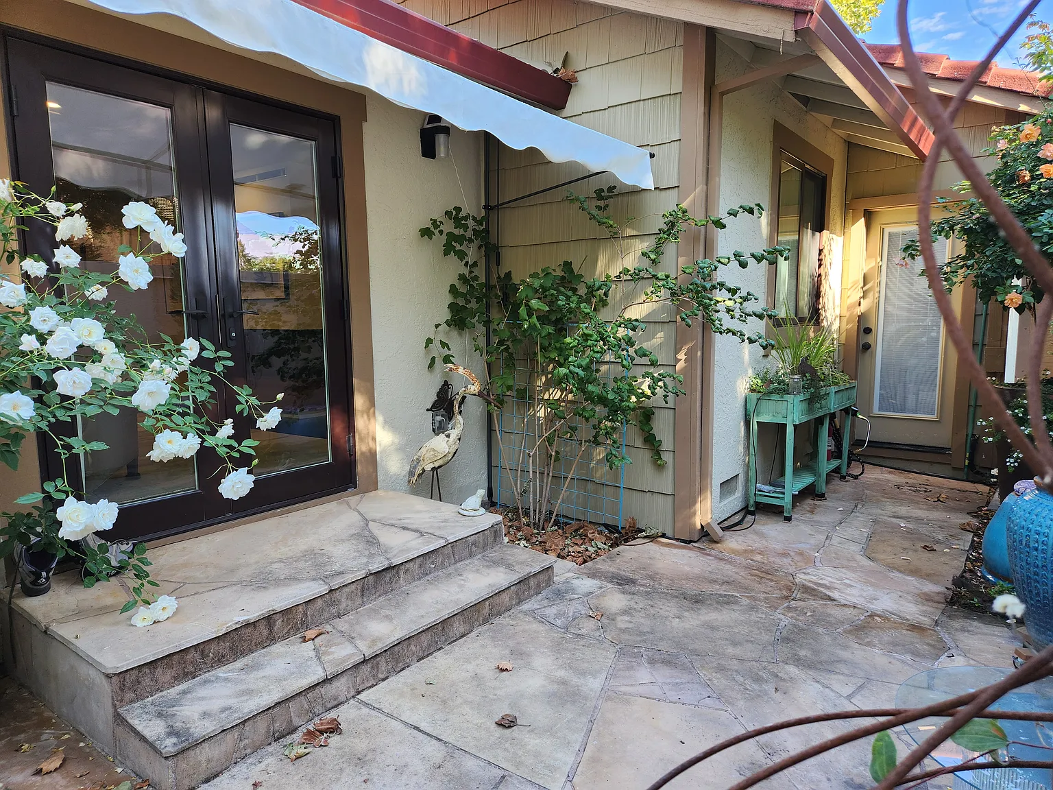 324 Park Place Dr photo 1