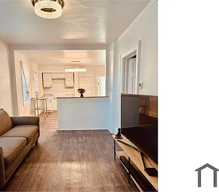 2335 N Vel R Phillips Ave — Photo 4