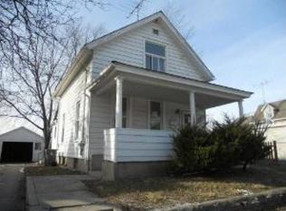 652 Raymond St, Elgin, IL 60120