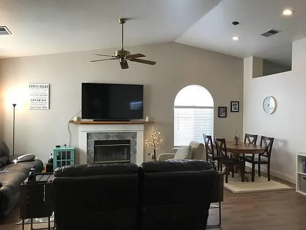 3 bed, 1500 sqft, $3,500 — Photo 4