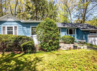 41 Chateau Dr, Melville, NY 11747