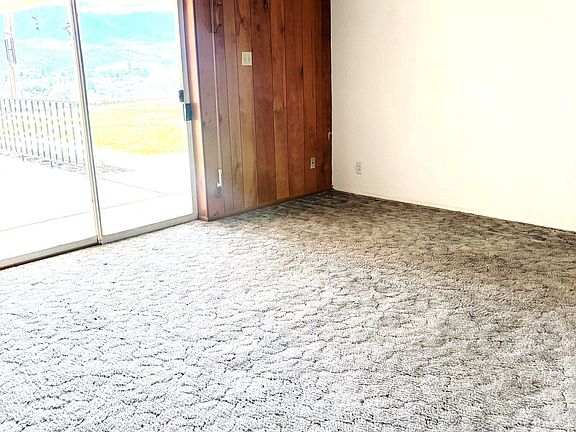 4th image of 856 E Skyline Dr