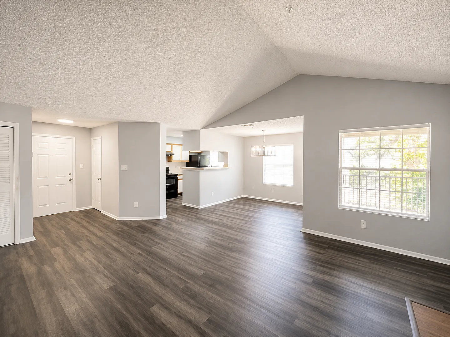 2 Bed / 2 Bath Condo in Gated Community. In Altamonte Springs, Available Now! — Photo 3