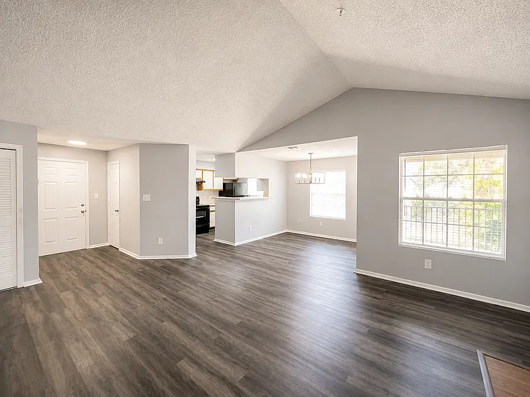 234 Afton Sq — Photo 3